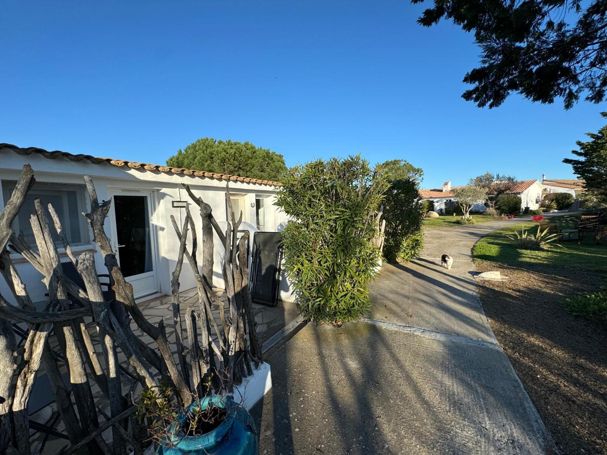 Mas Des Salicornes Hotell Saintes-Maries-de-la-Mer Exteriör bild